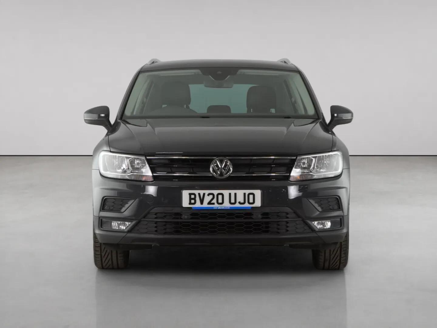 Volkswagen Tiguan view 5