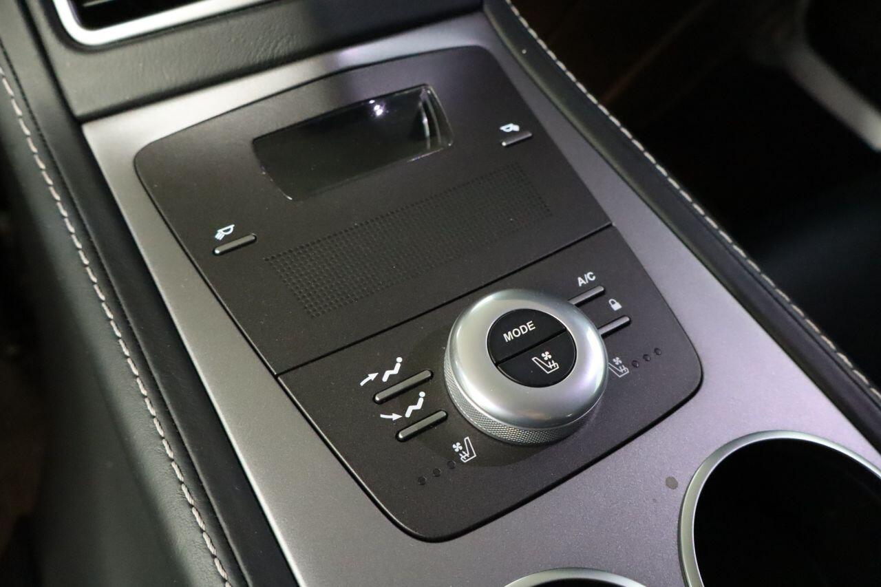 Aston Martin Rapide view 18