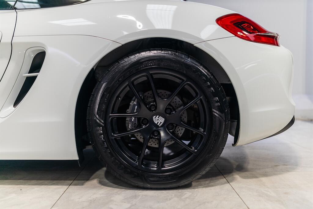 Porsche Cayman view 14