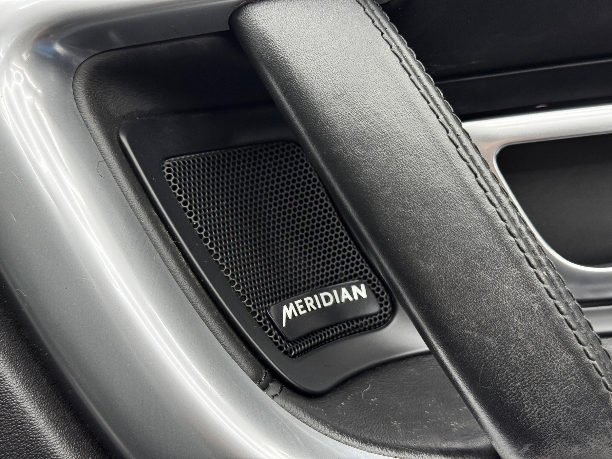 Land Rover Discovery Sport view 40