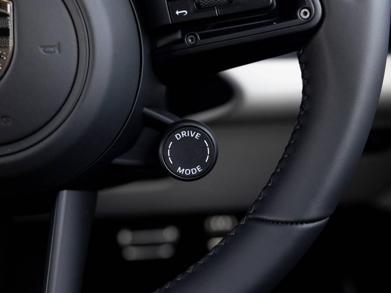 Porsche Macan view 50