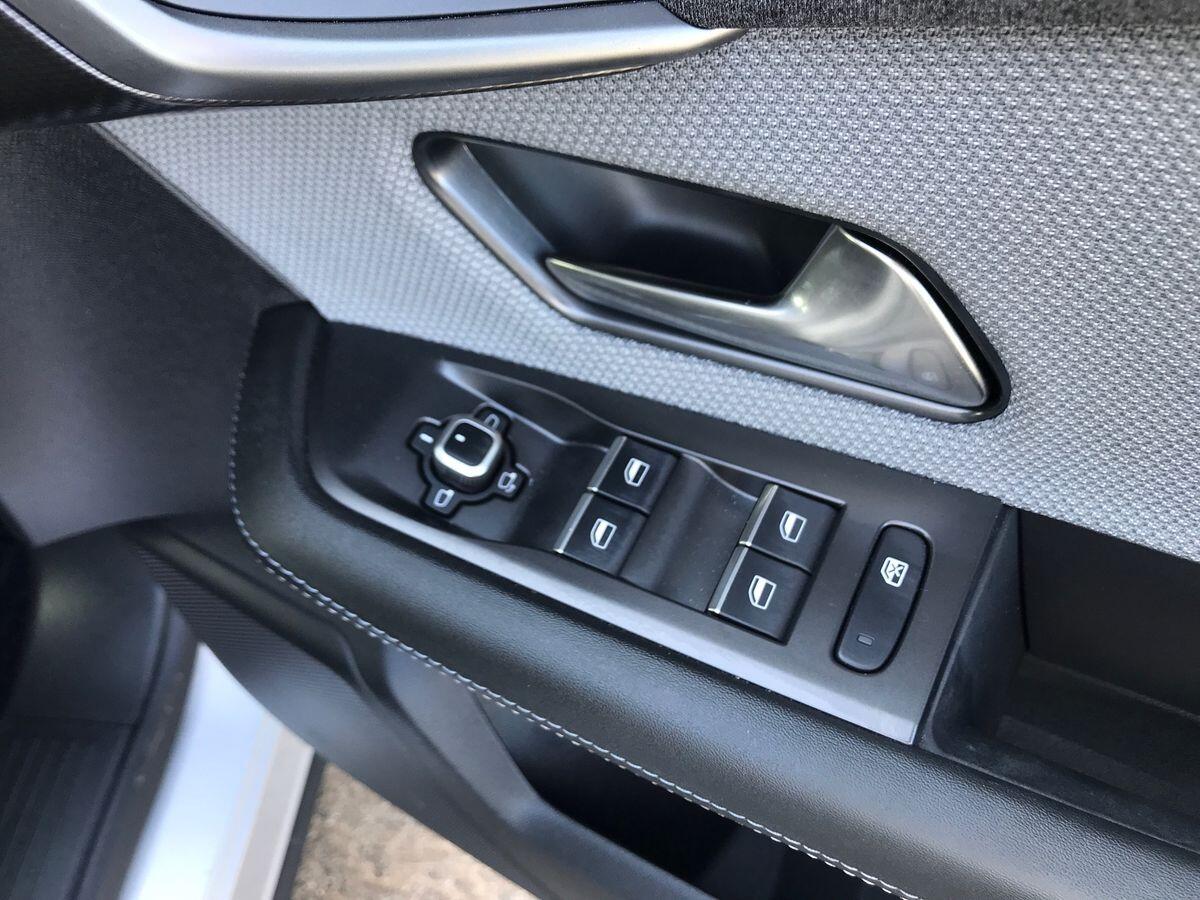 Vauxhall Grandland view 17