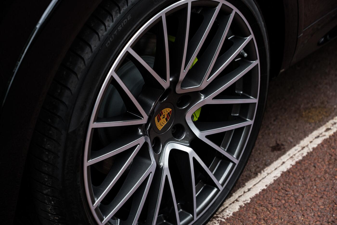 Porsche Cayenne view 11