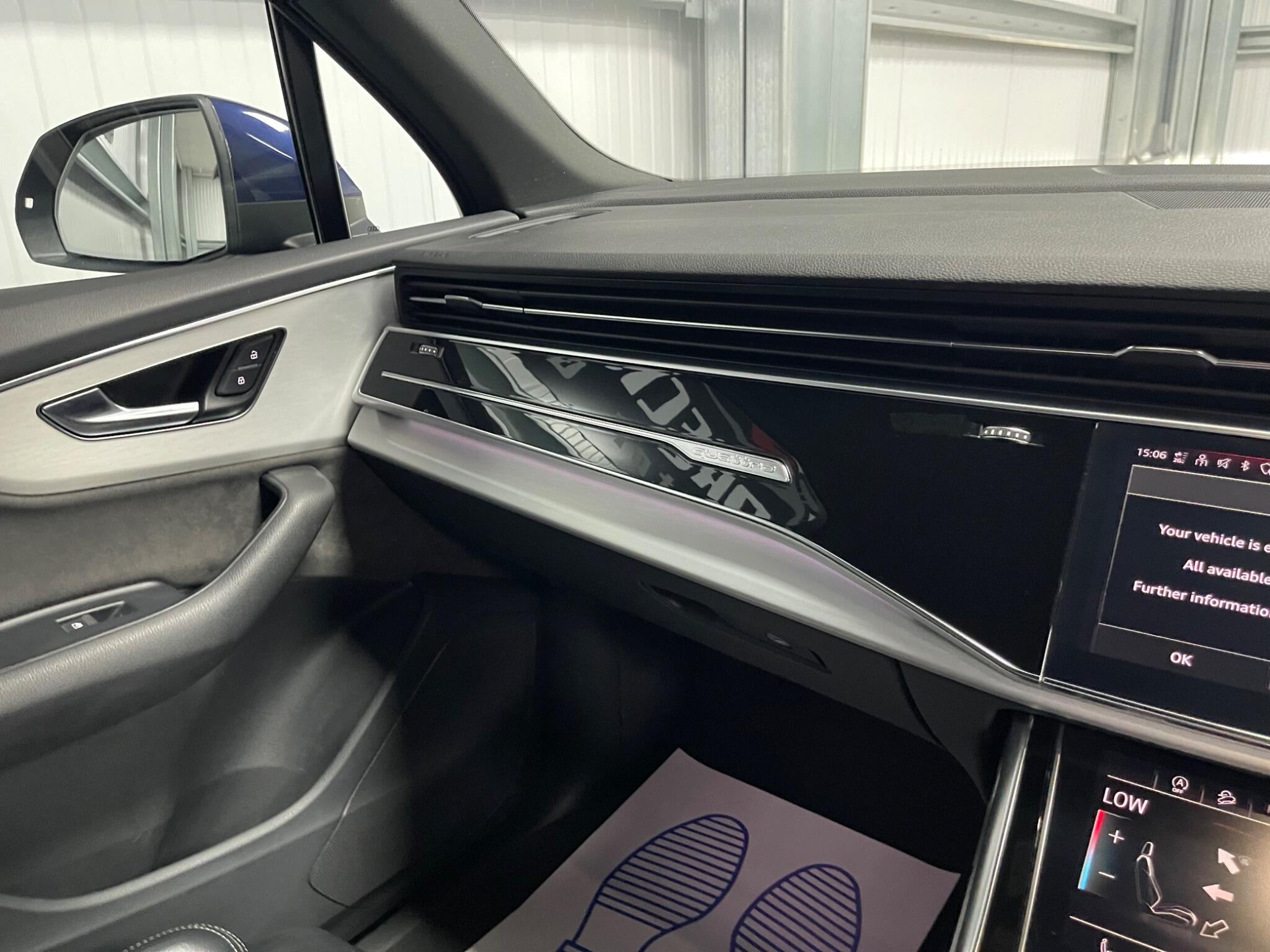 Audi Q7 view 39