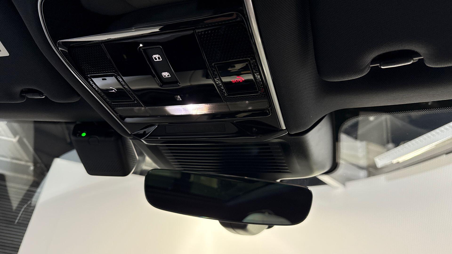 Land Rover Range Rover Sport view 23