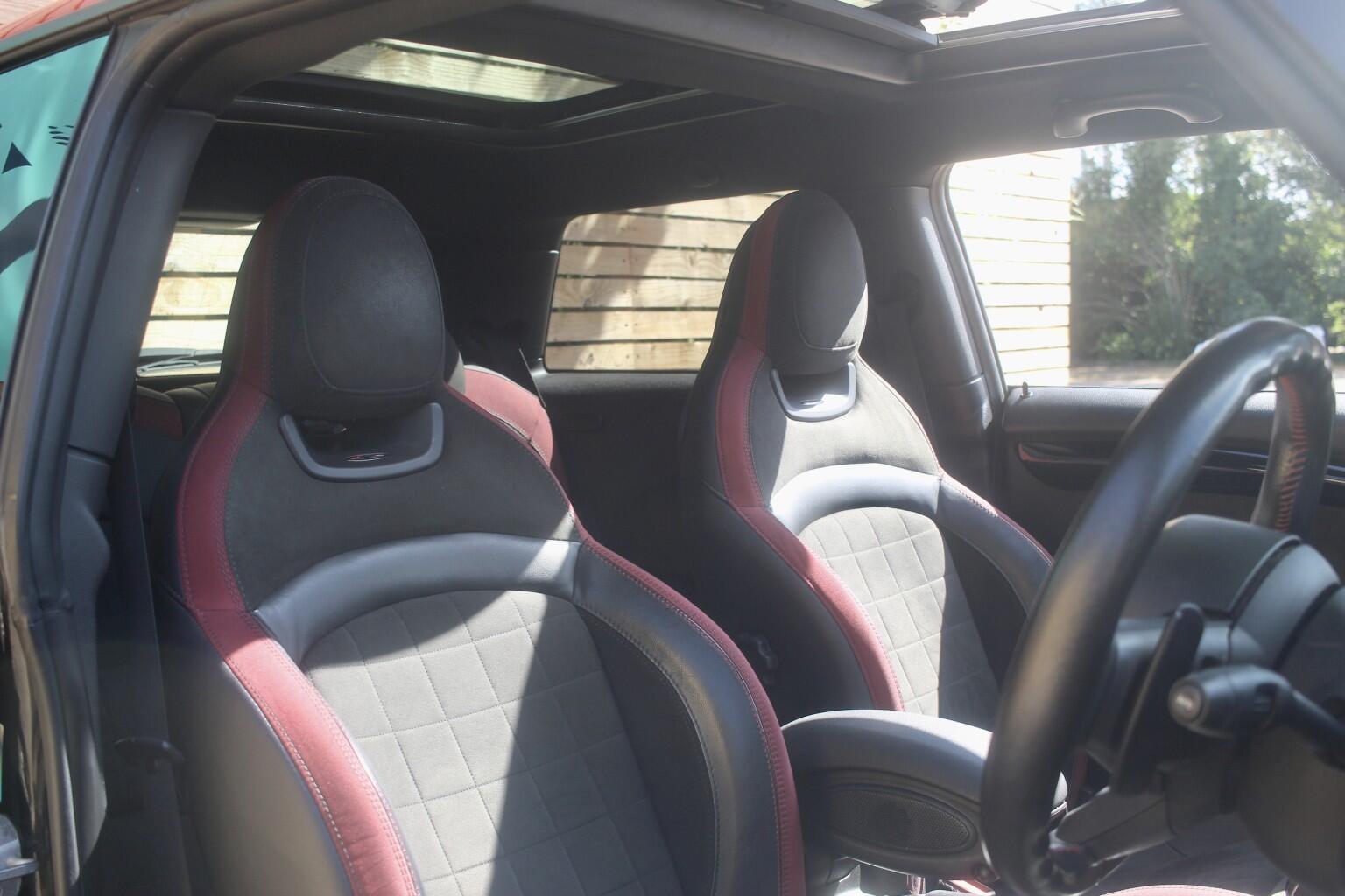 Mini Hatch view 9