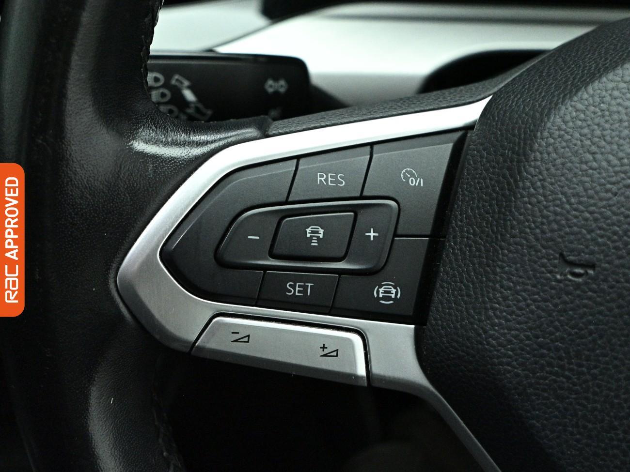 Volkswagen Golf view 21