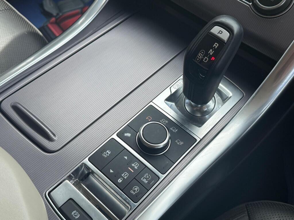 Land Rover Range Rover Sport view 31