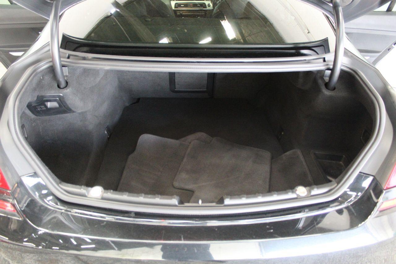BMW 6 Series view 24