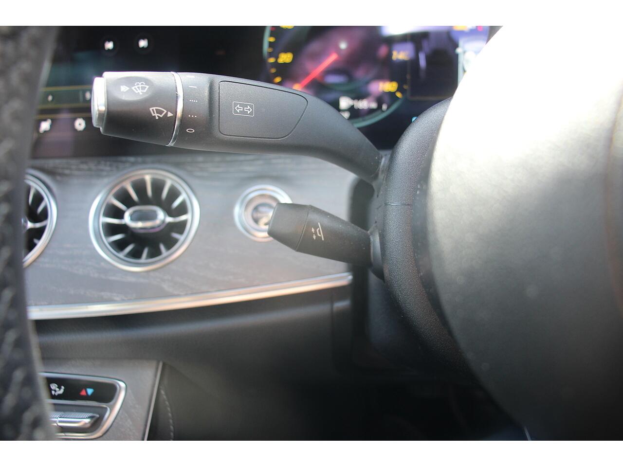 Mercedes-Benz E Class view 22