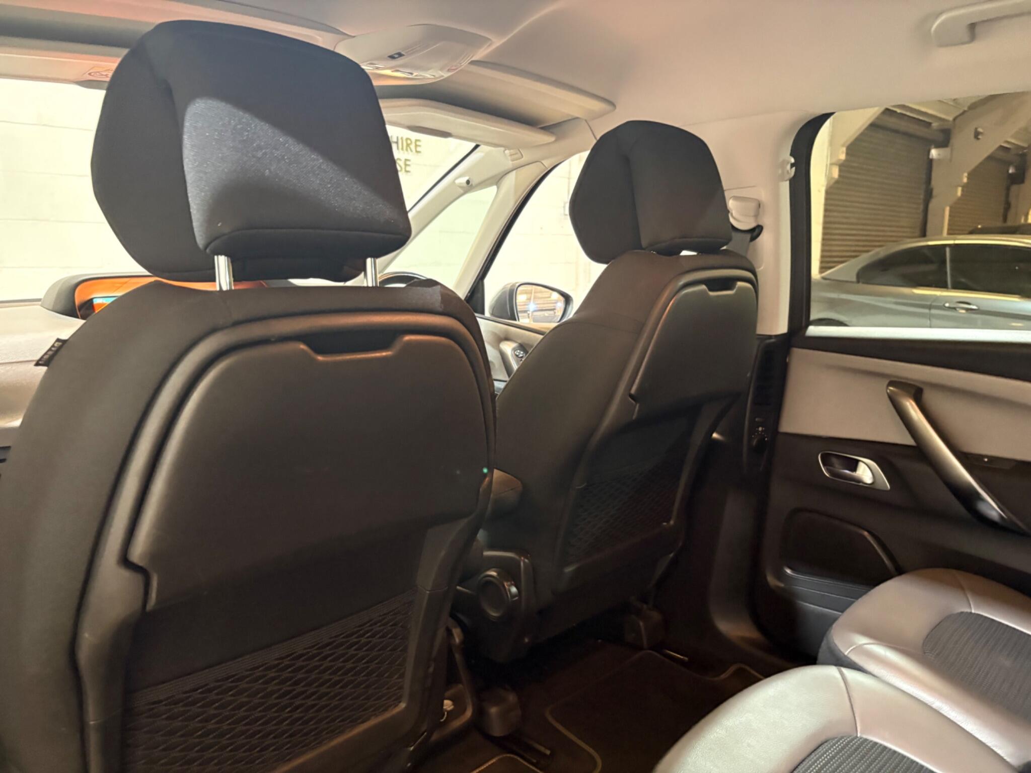 Citroen Grand C4 Spacetourer view 26