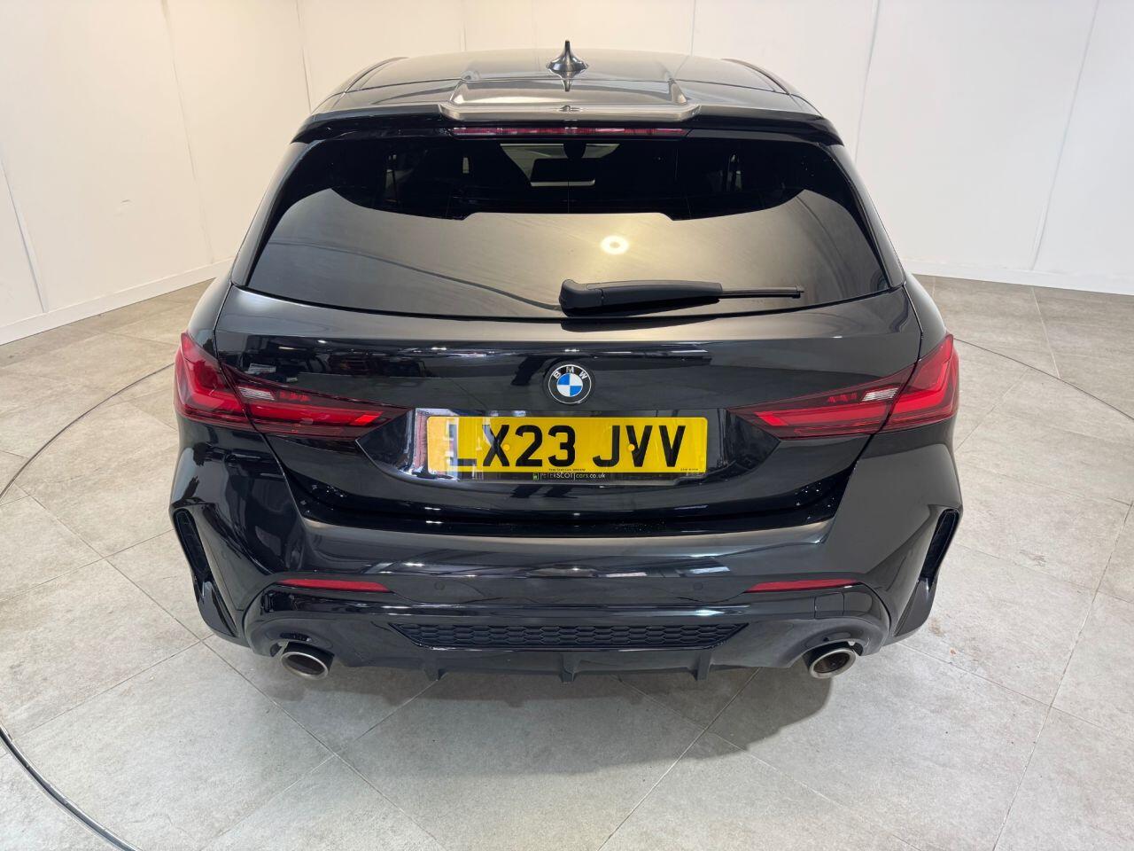 BMW 1 Series view 15