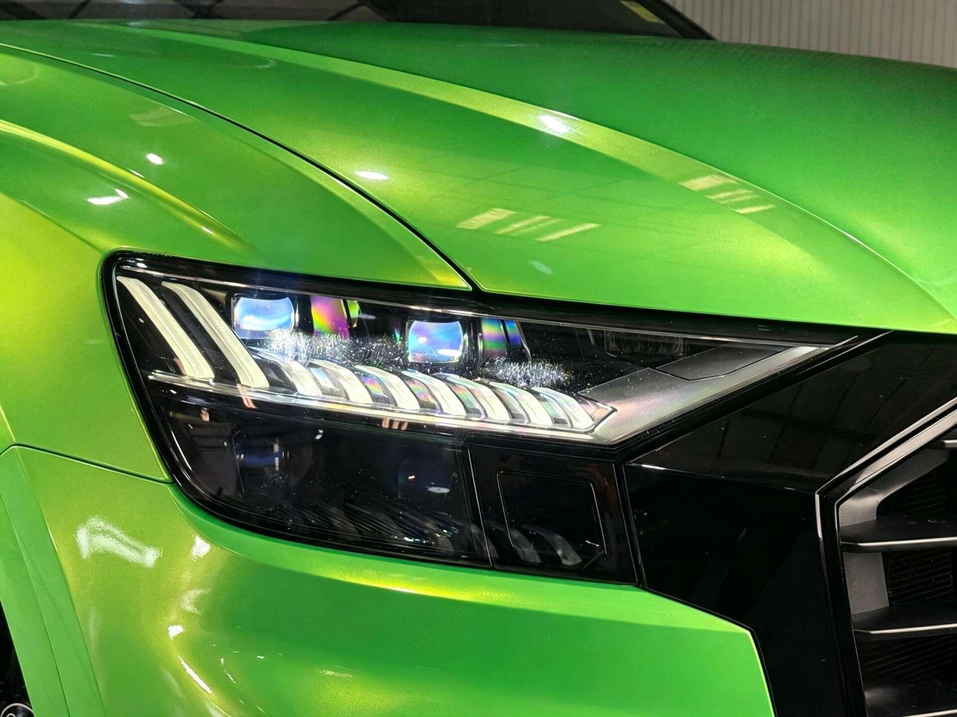 Audi SQ8 view 8