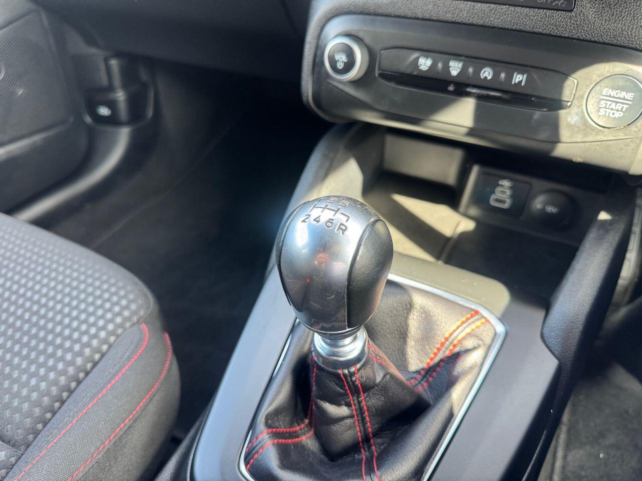 Ford Focus view 29