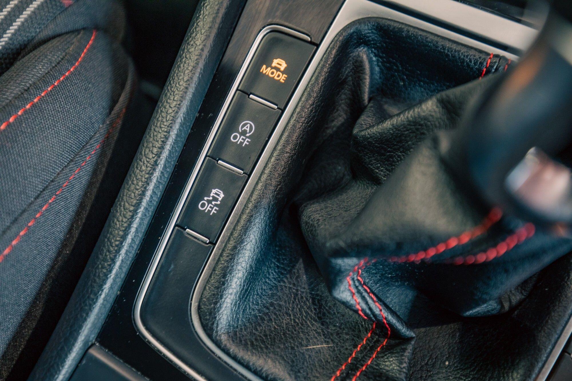 Volkswagen Golf view 19