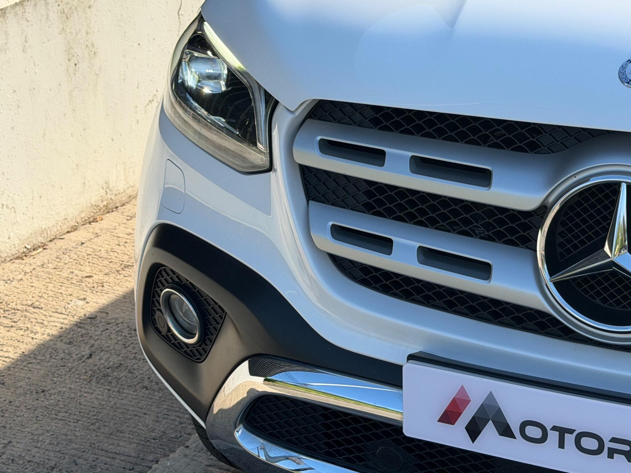 Mercedes-Benz X-Class view 44