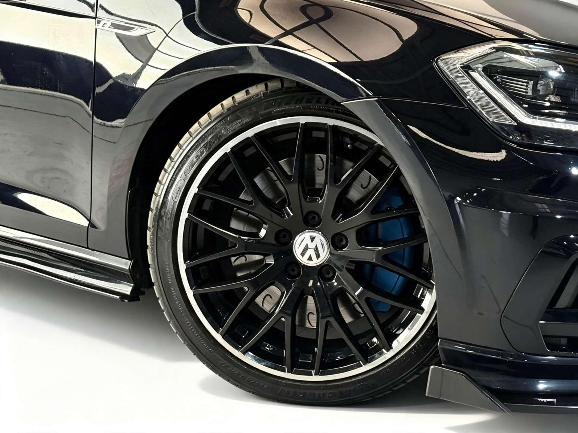 Volkswagen Golf view 5
