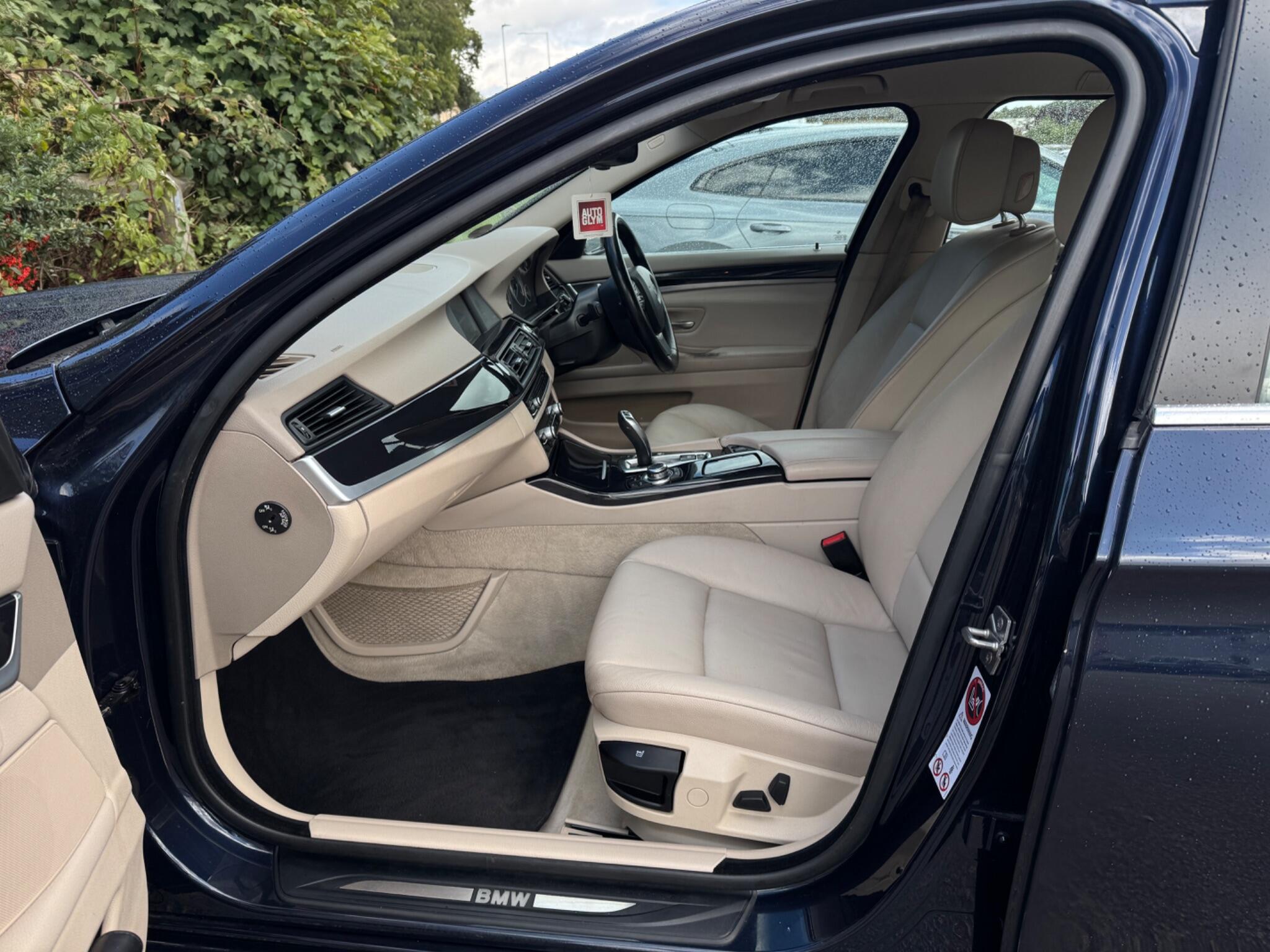 BMW 5 Series view 50