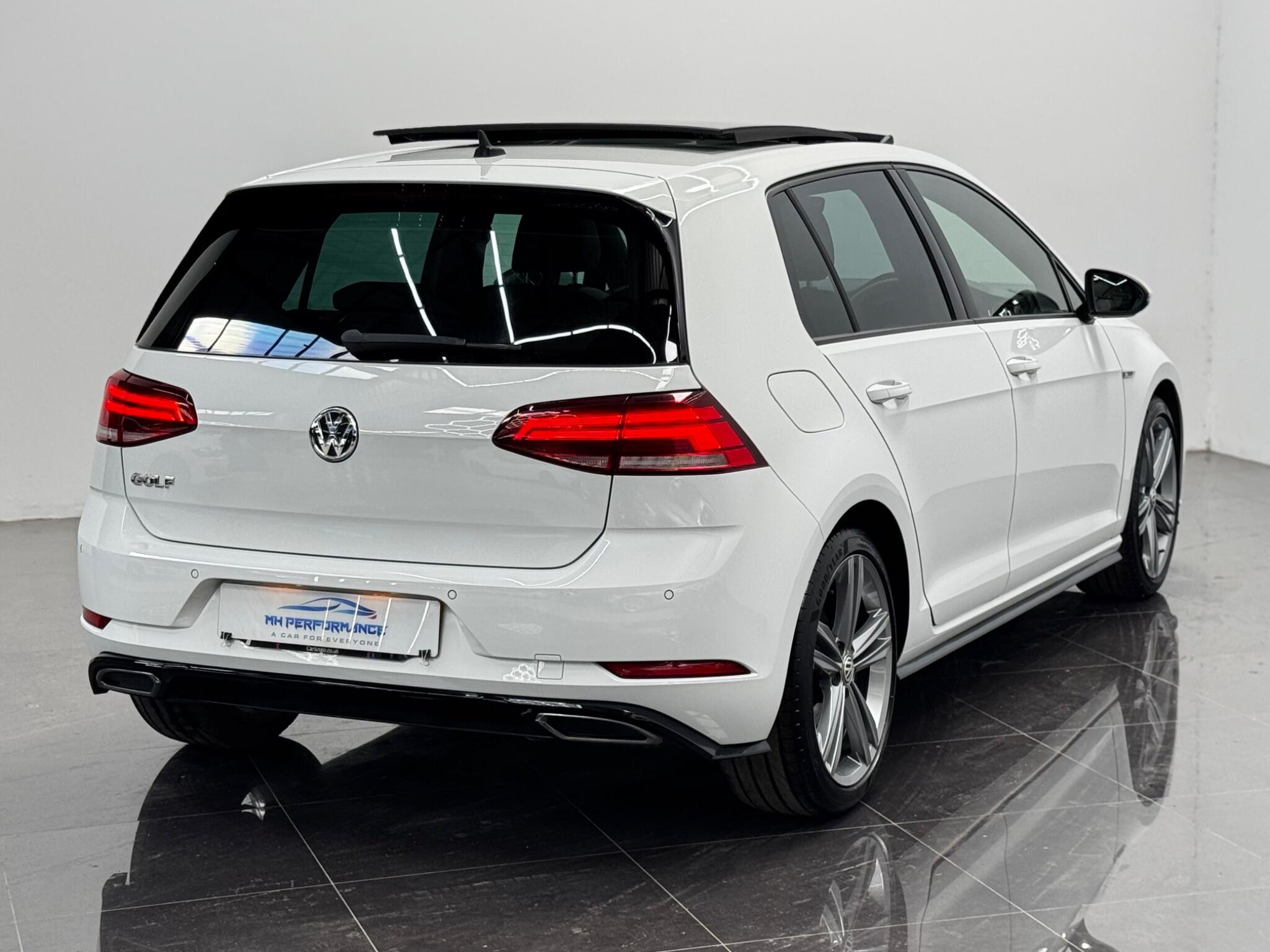 Volkswagen Golf view 9