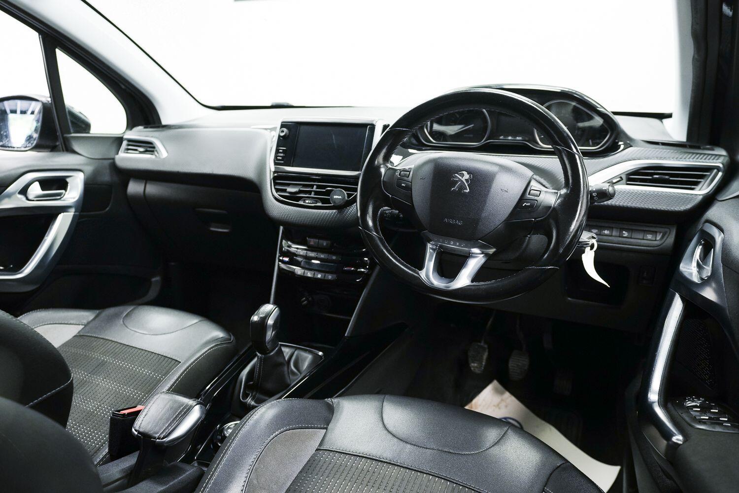 Peugeot 2008 view 11