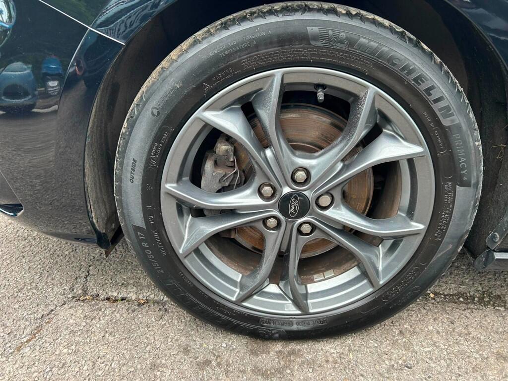 Ford Focus view 8