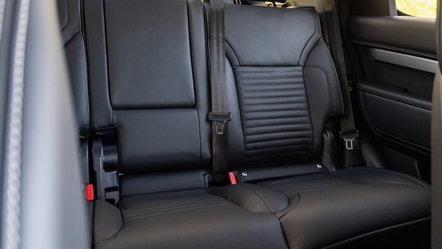 Land Rover Discovery view 32