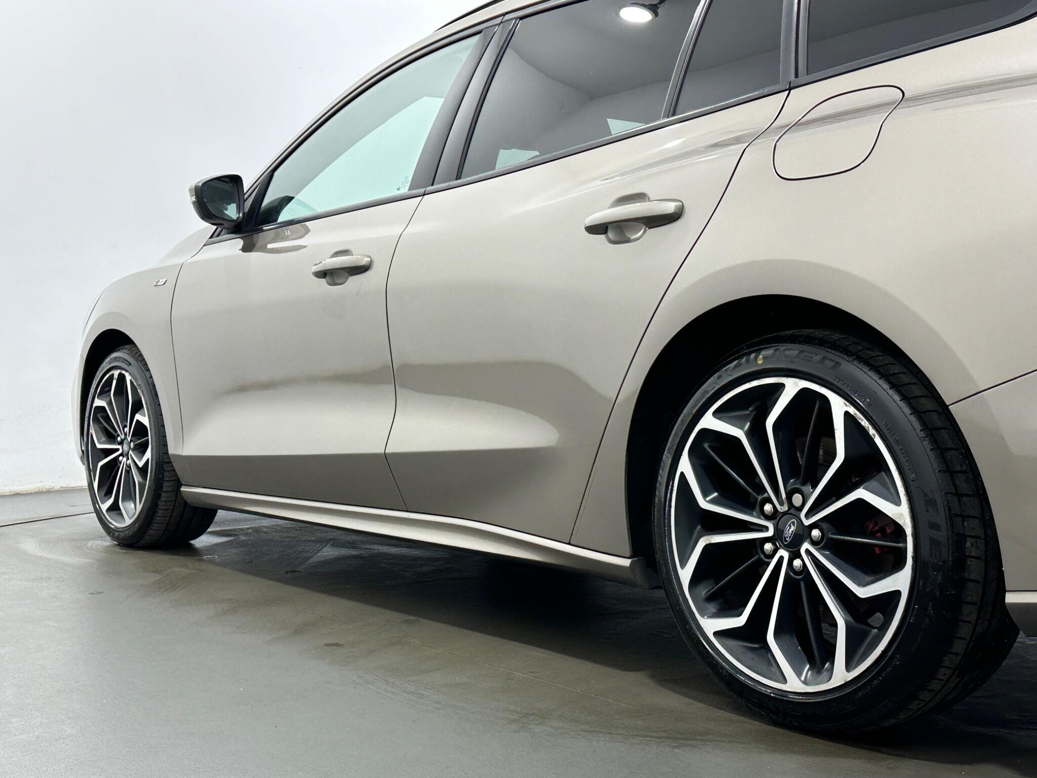Ford Focus view 47