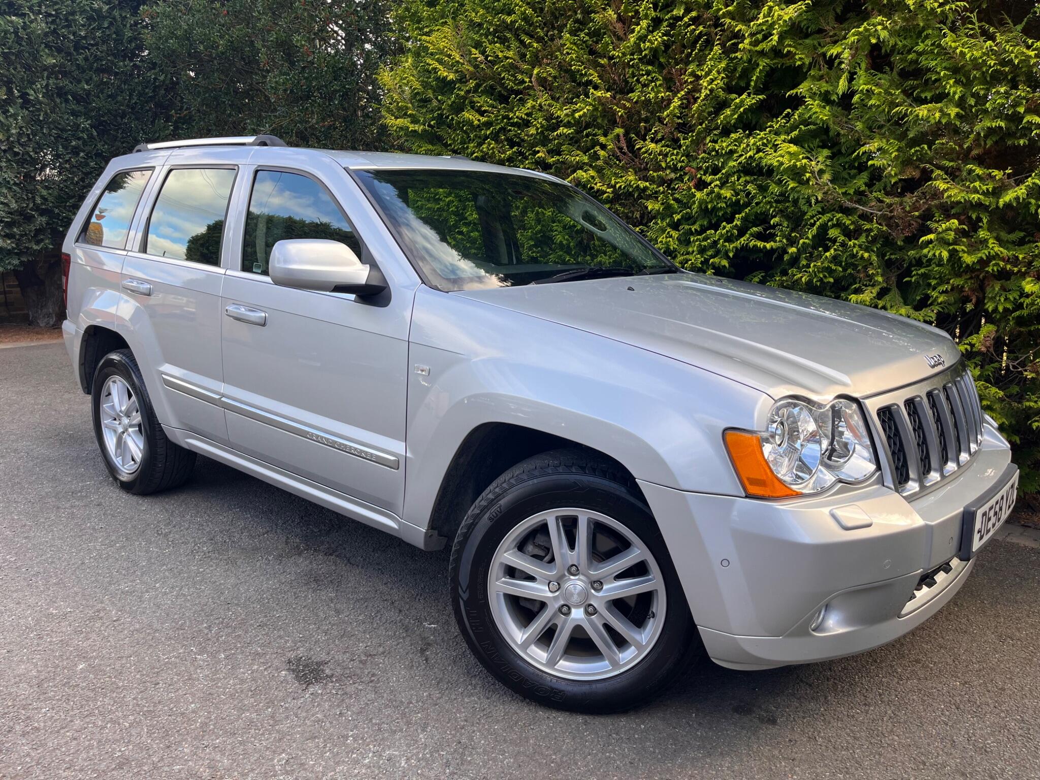 Jeep Grand Cherokee view 18