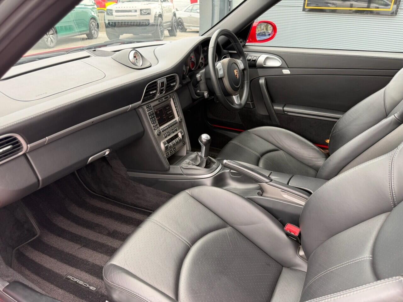 Porsche 911 view 28