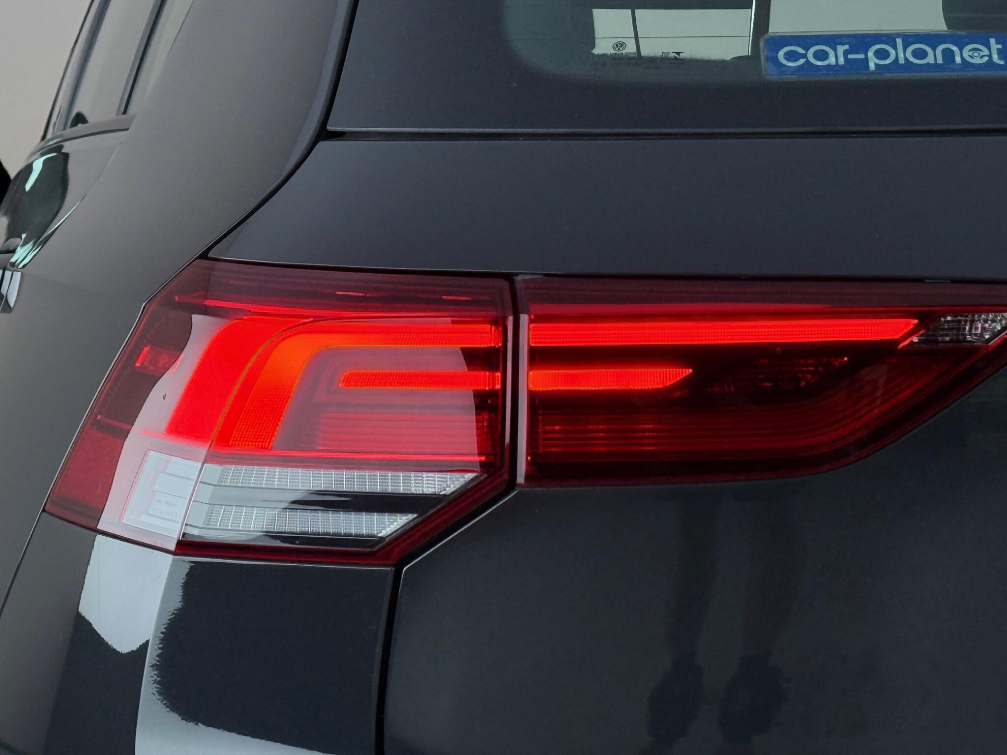 Volkswagen Golf view 11