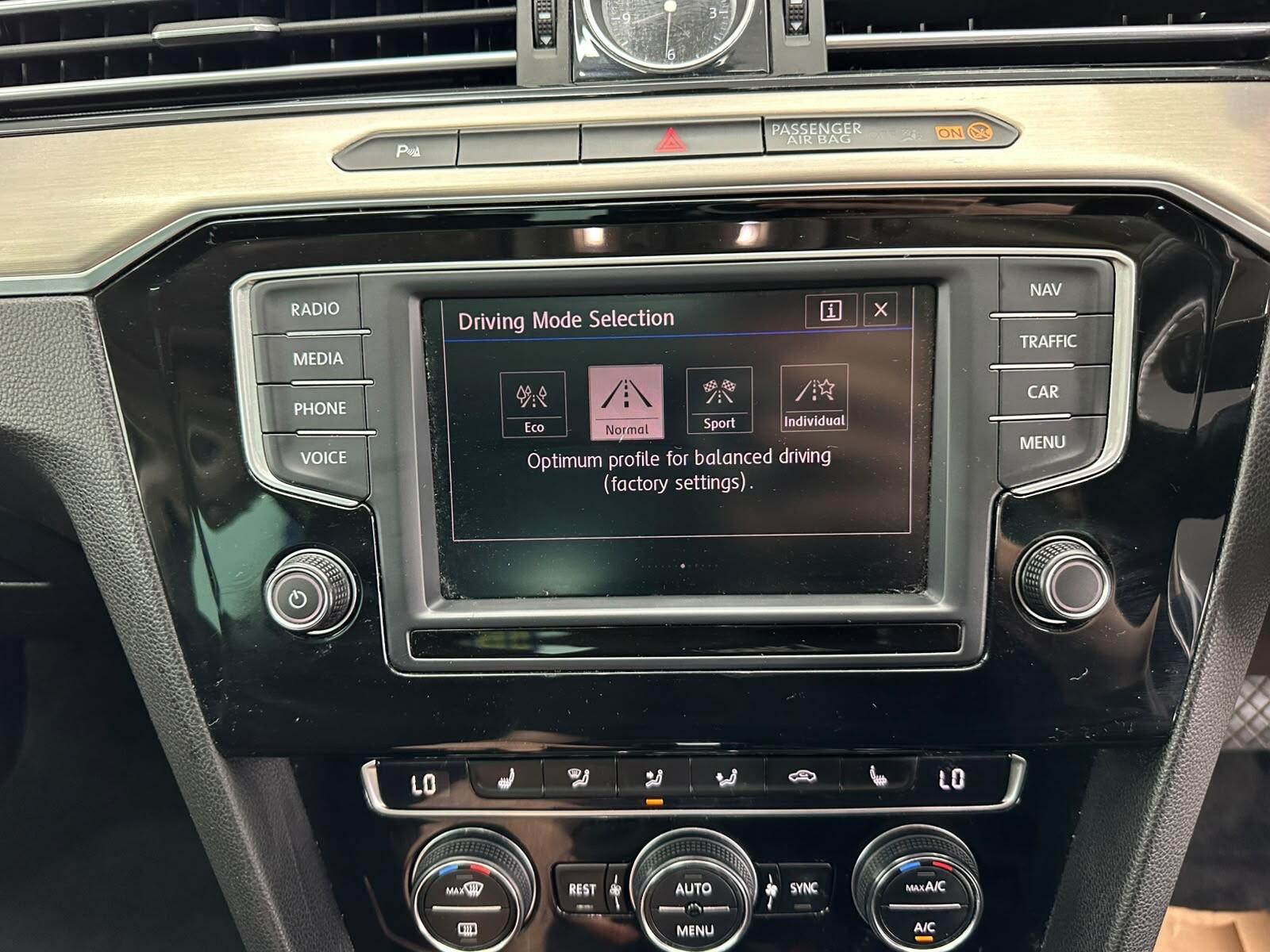 Volkswagen Passat view 40