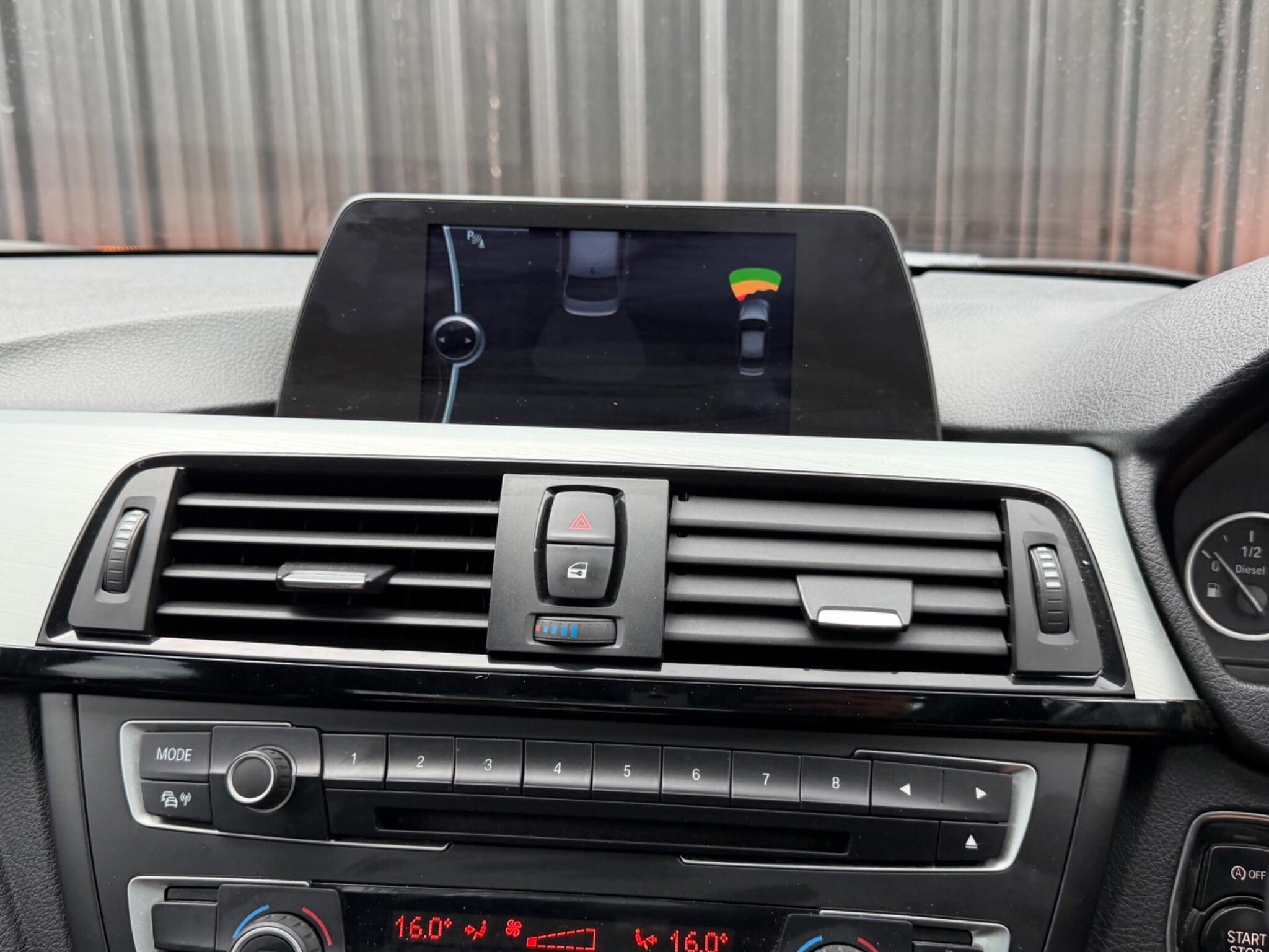 BMW 3 Series view 40