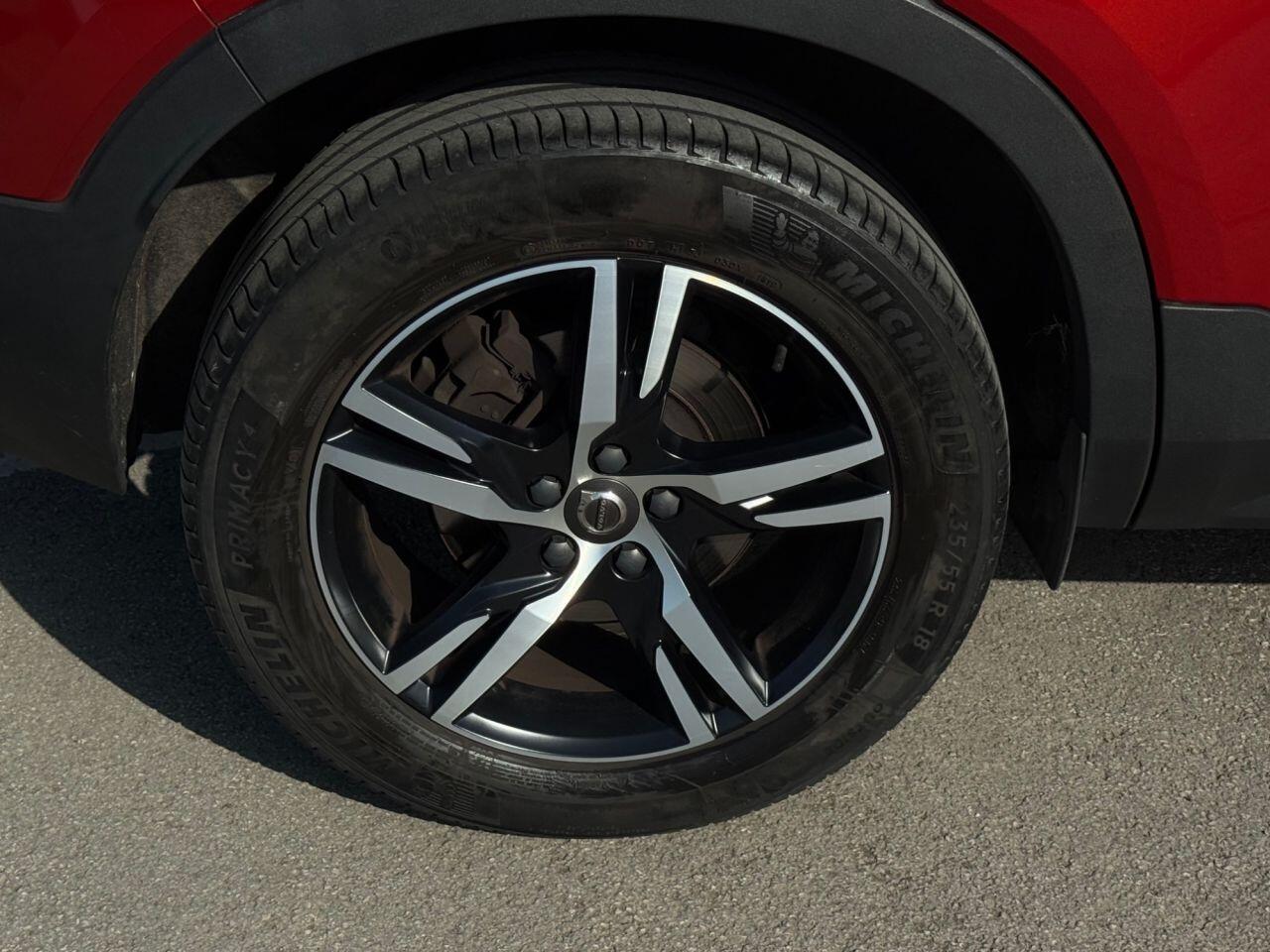 Volvo XC40 view 16
