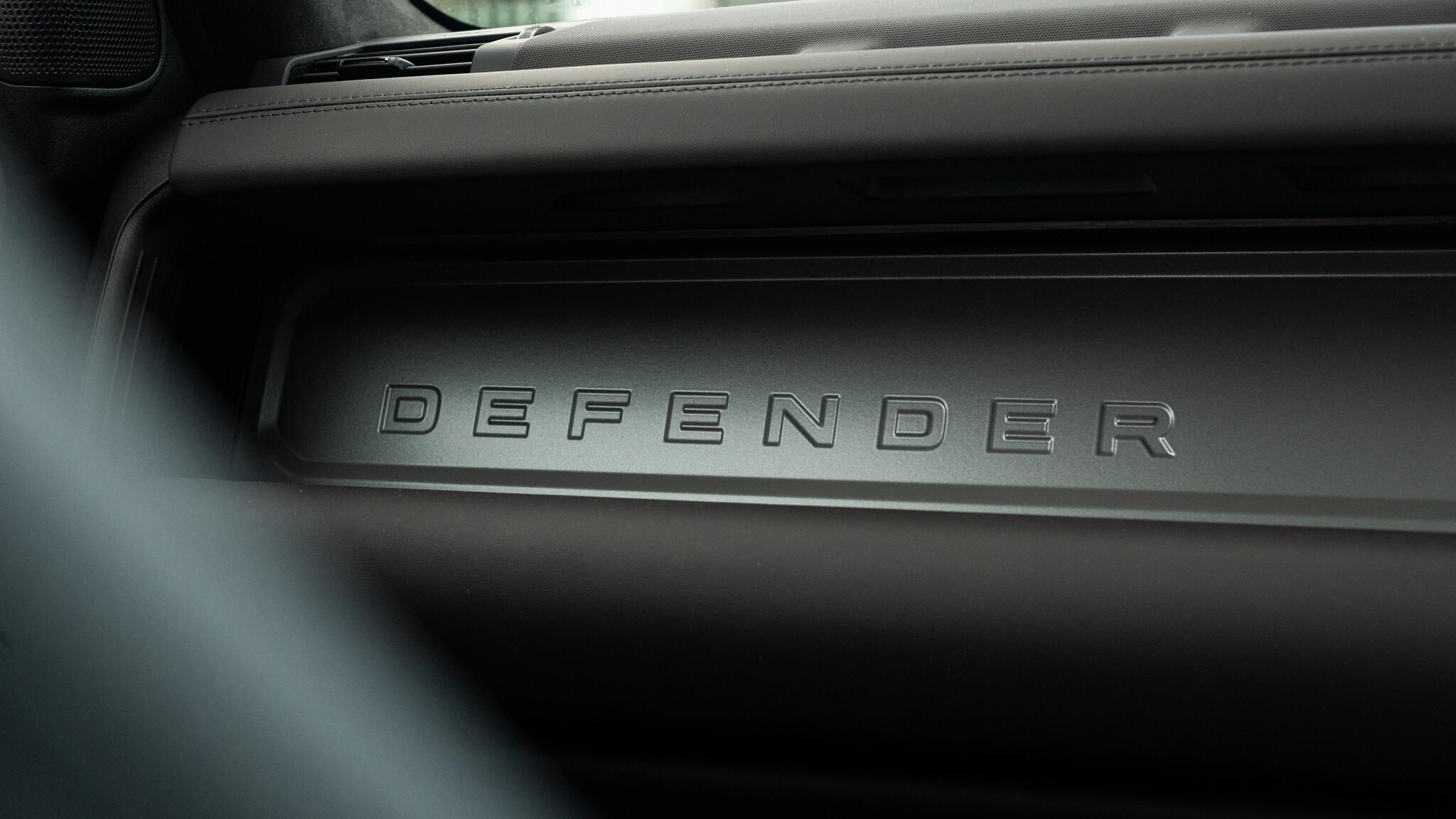 Land Rover Defender view 76