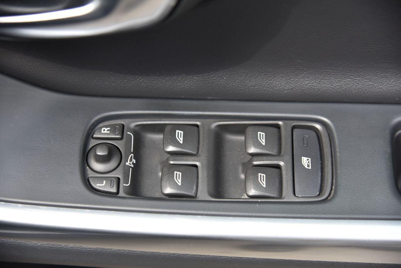 Volvo S60 view 47
