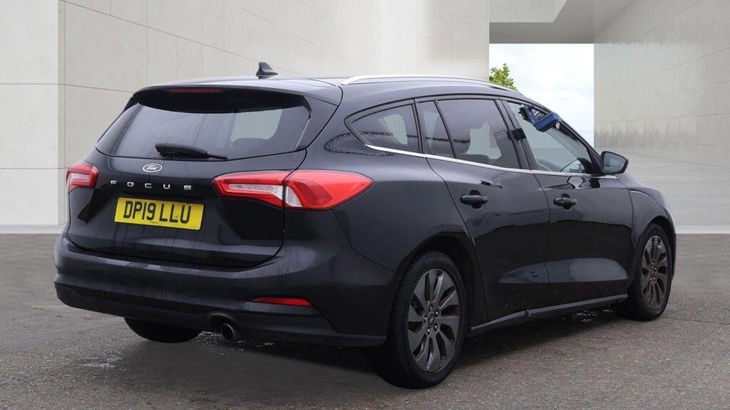 Ford Focus view 2