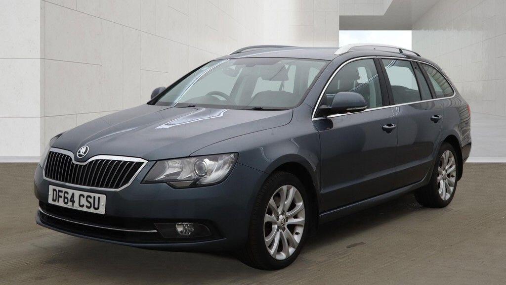 Skoda Superb view 3
