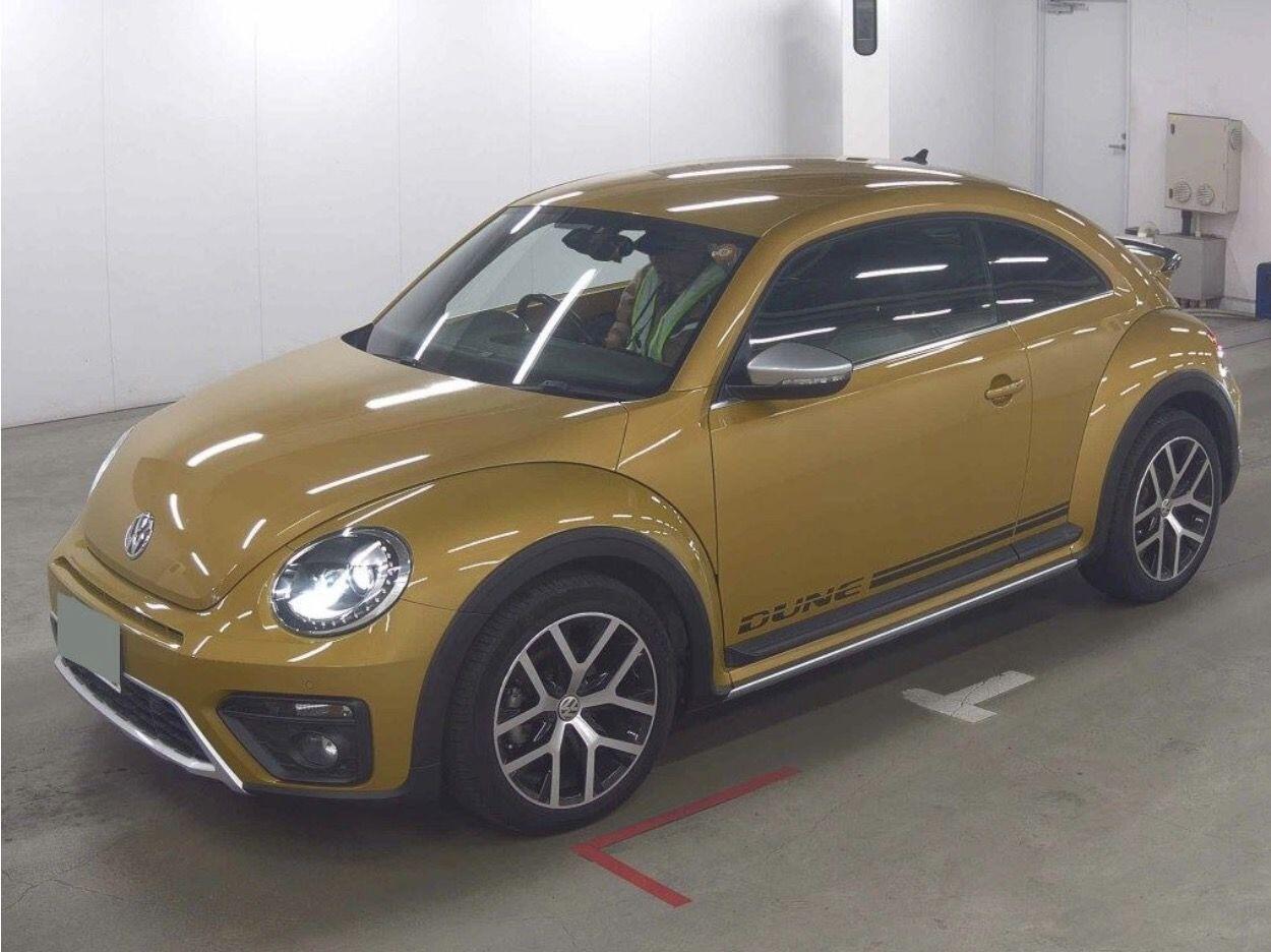 Volkswagen Beetle view 2