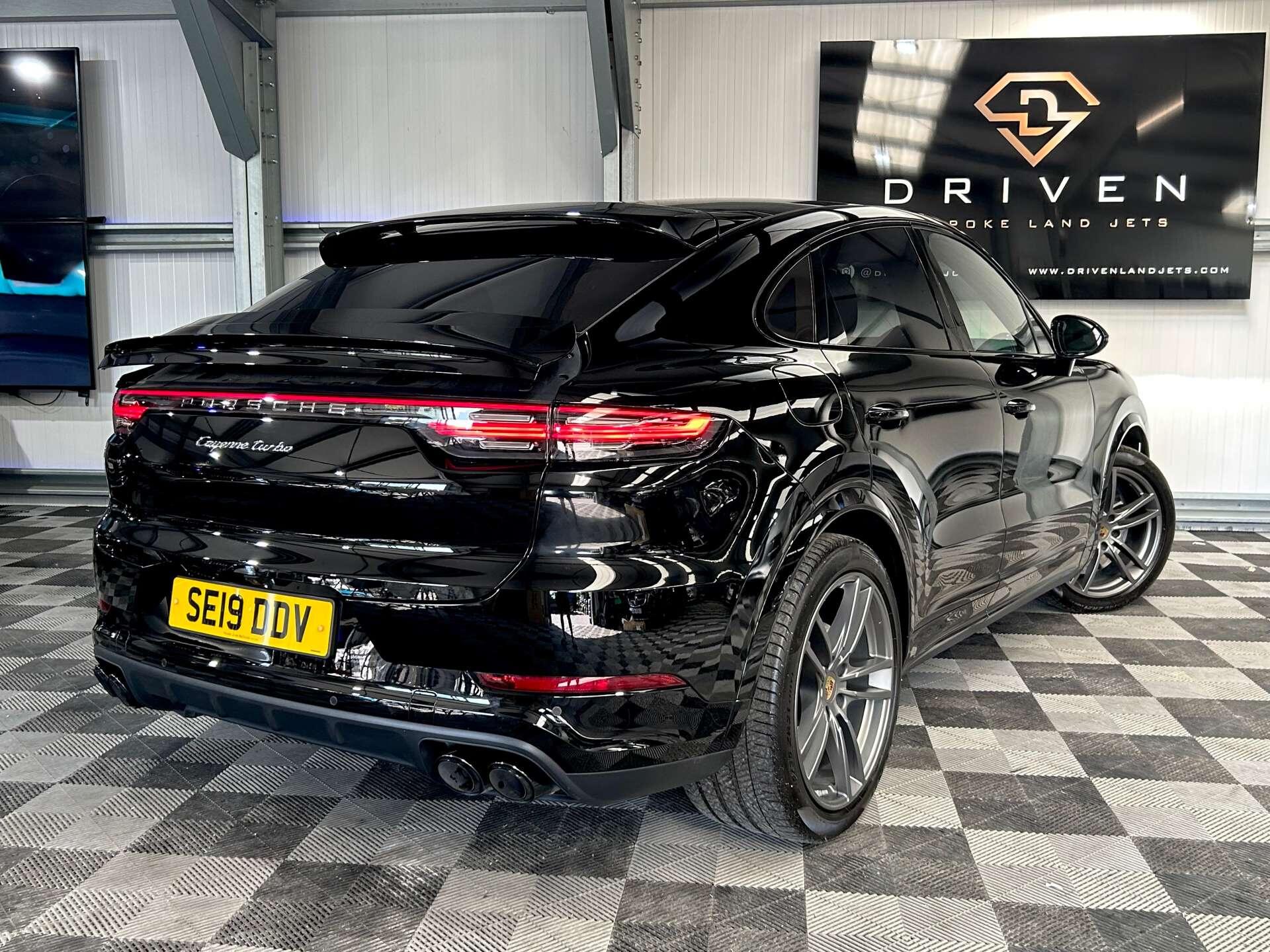 Porsche Cayenne view 3