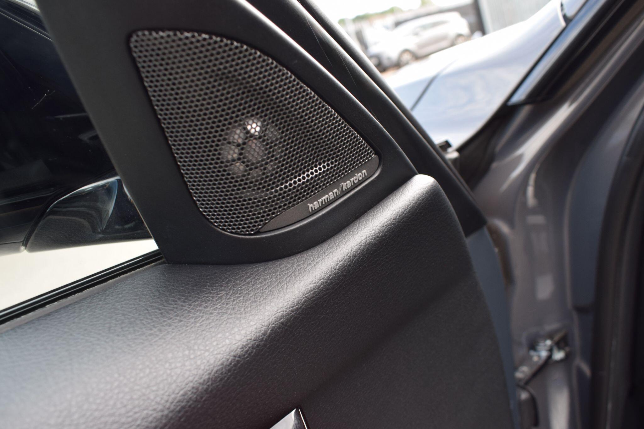 BMW 3 Series view 17