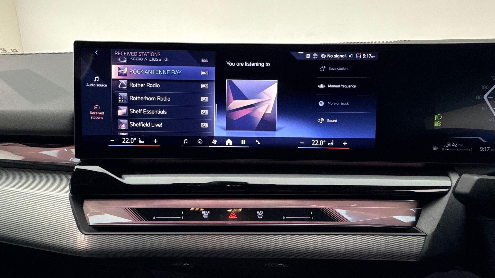 BMW 5 Series view 8