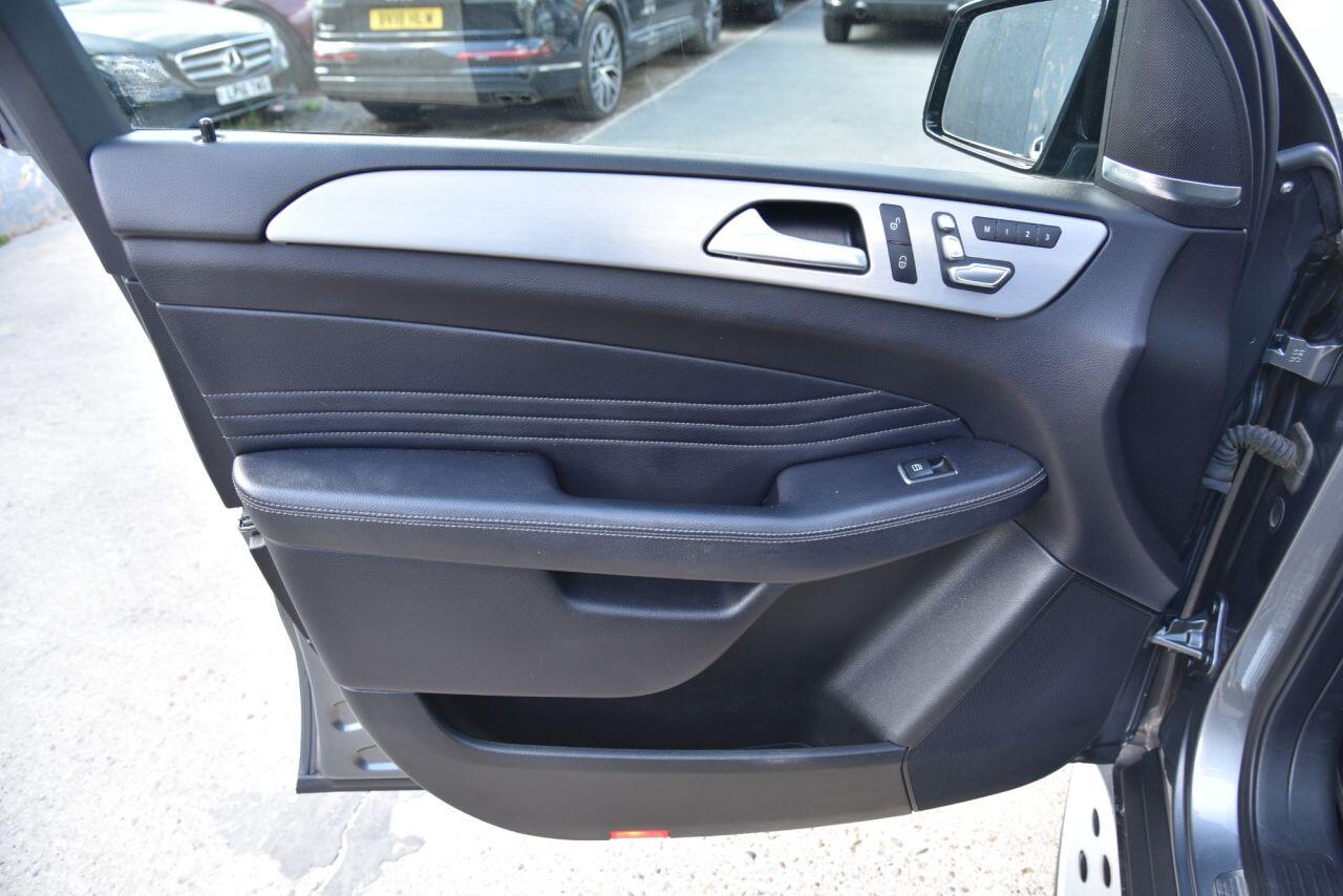 Mercedes-Benz Gle view 61