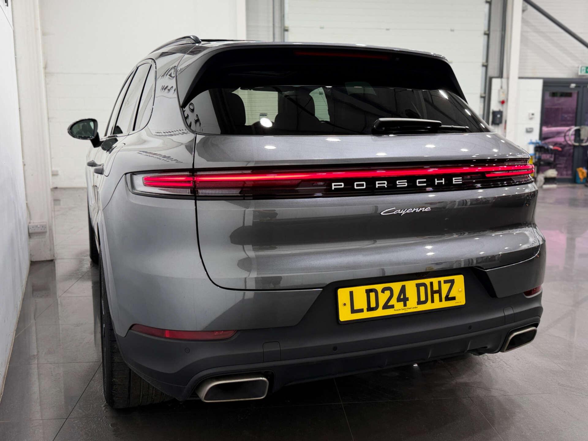 Porsche Cayenne view 8