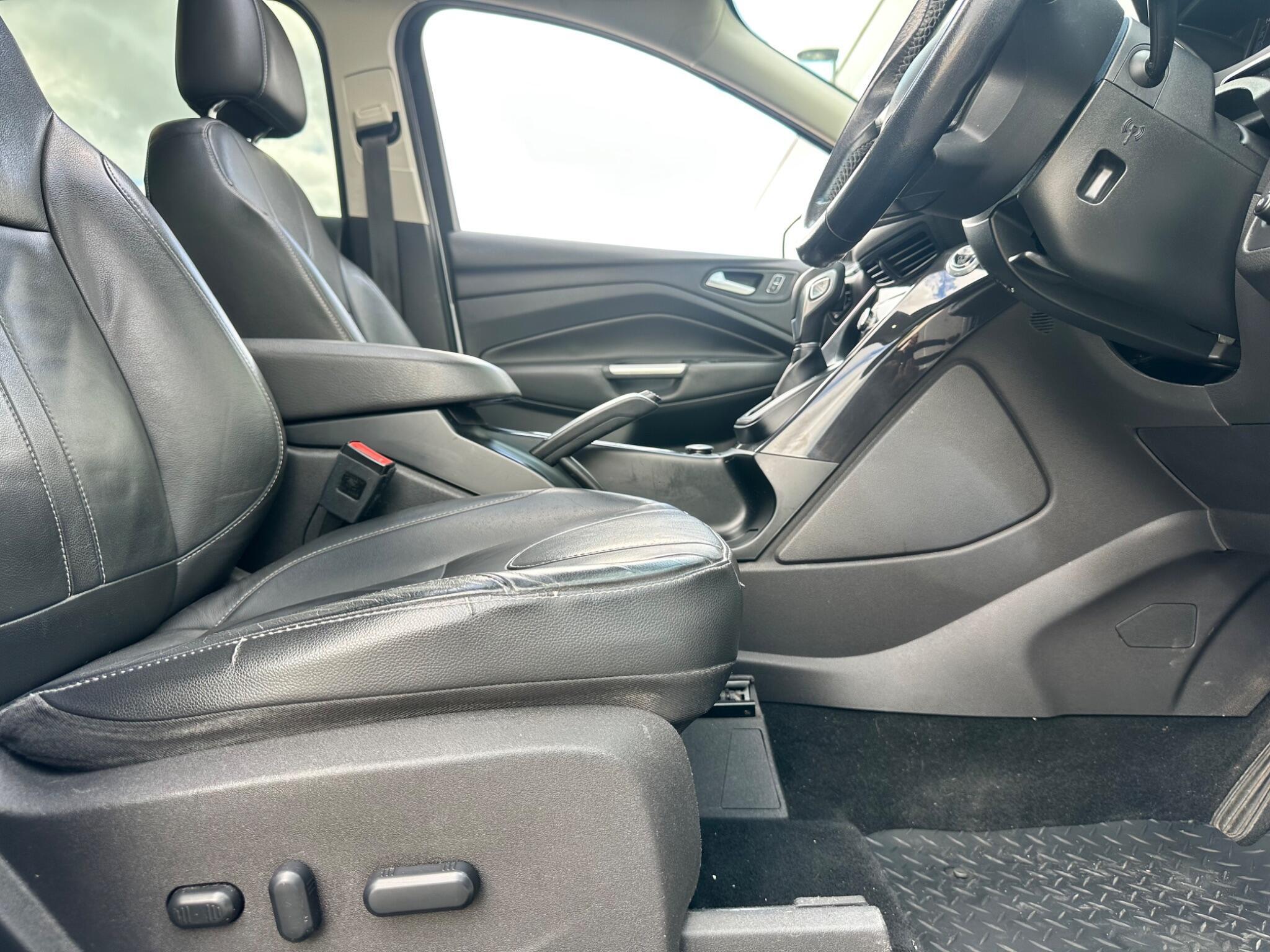Ford Kuga view 32