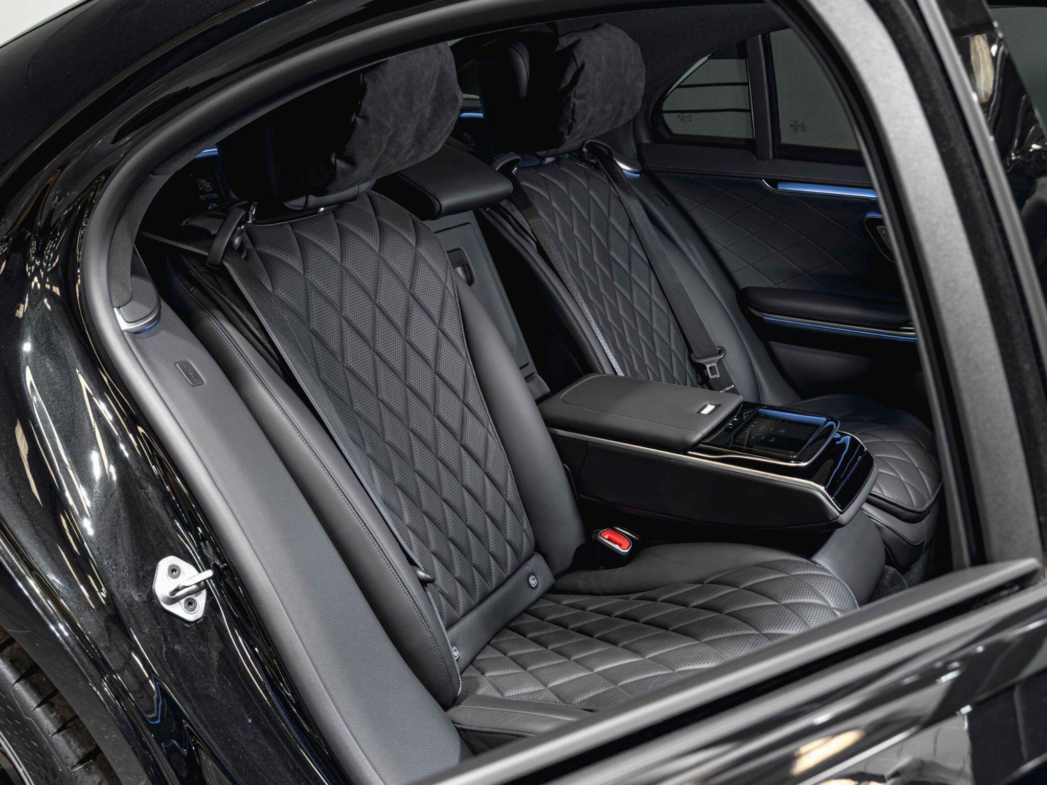 Mercedes-Benz S Class view 35