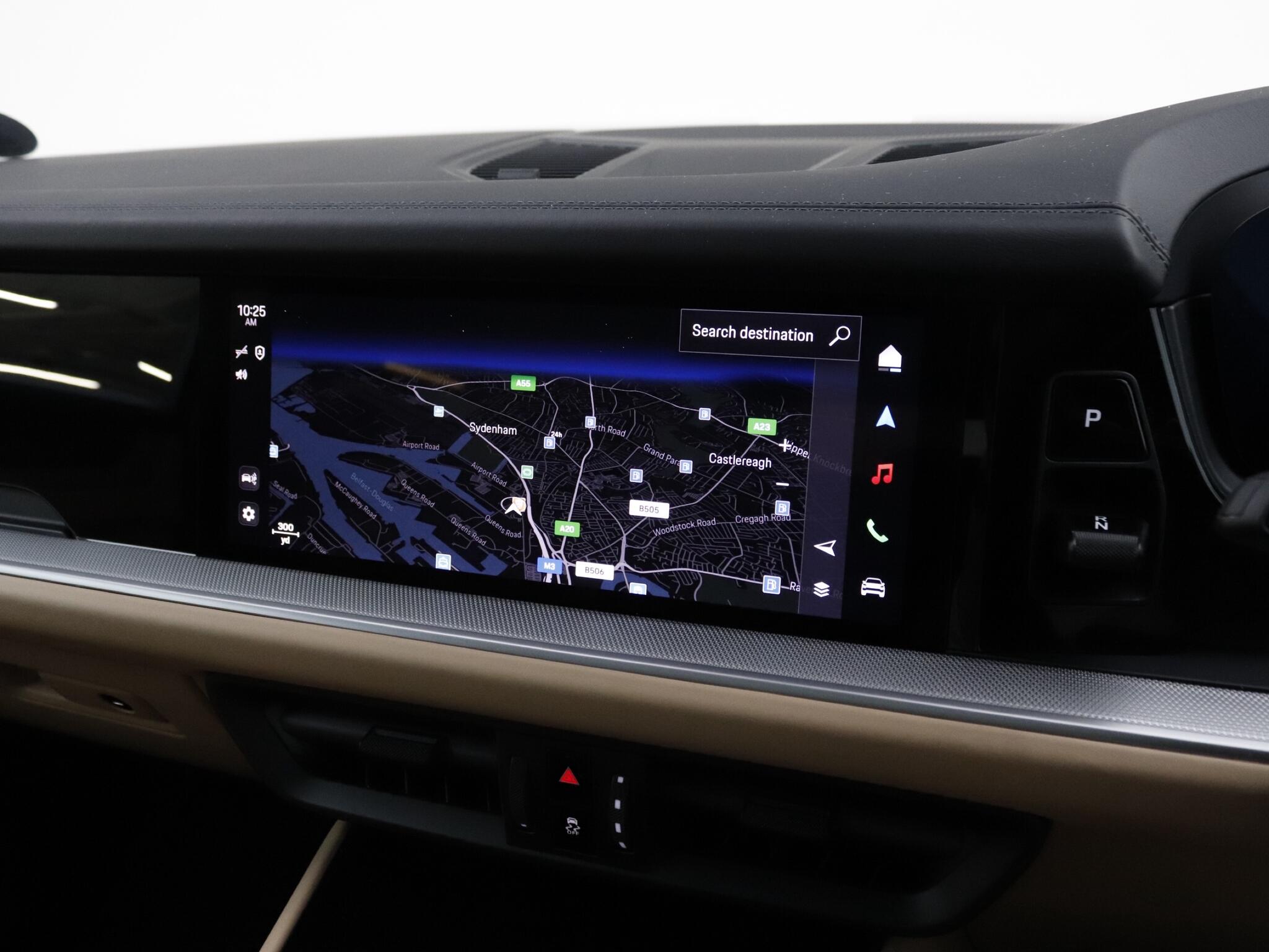 Porsche Cayenne view 29