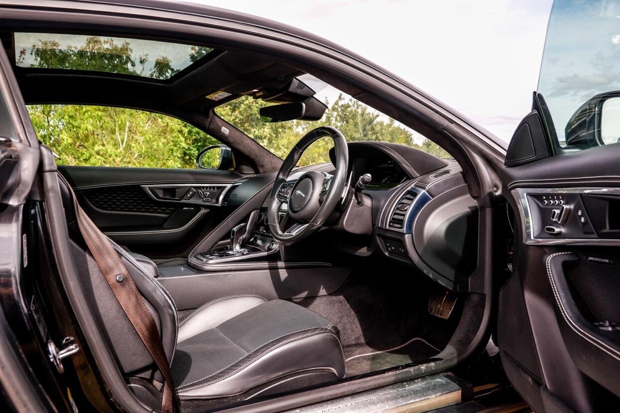 Jaguar F-Type view 7