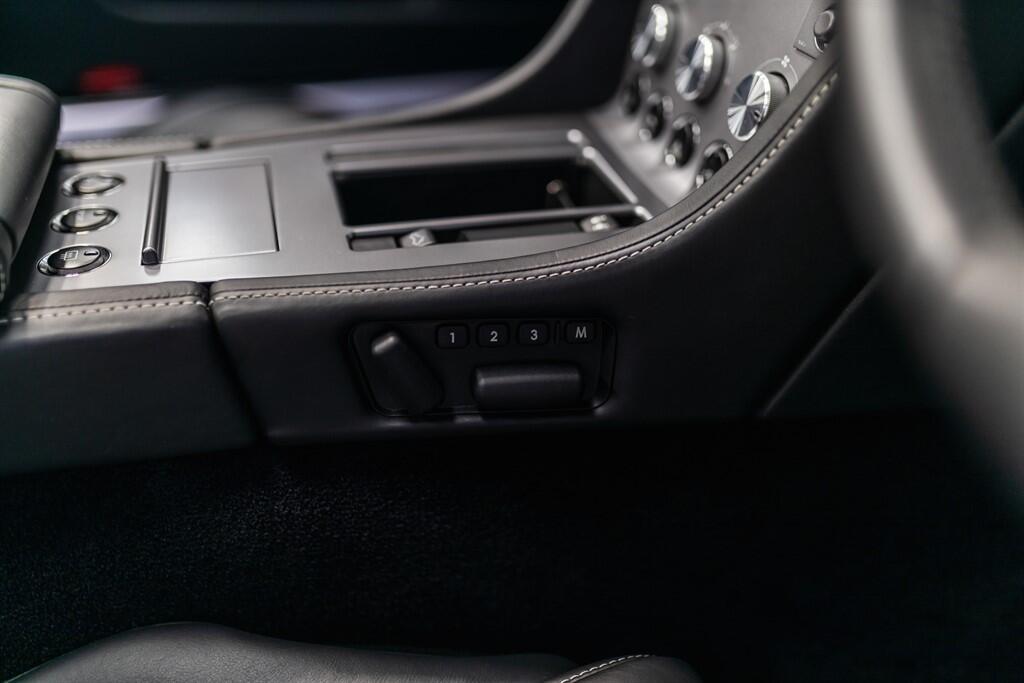 Aston Martin DB9 view 17