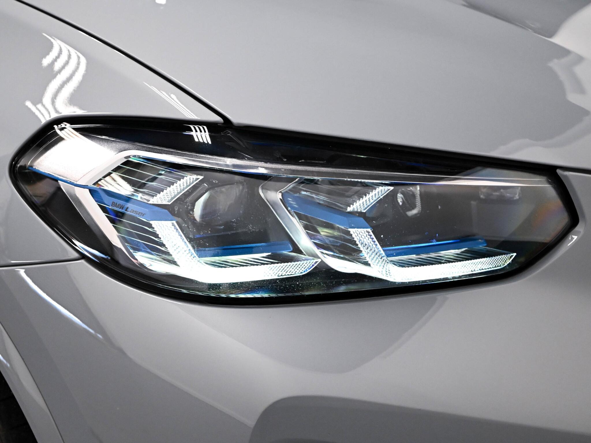 BMW X4 M view 44