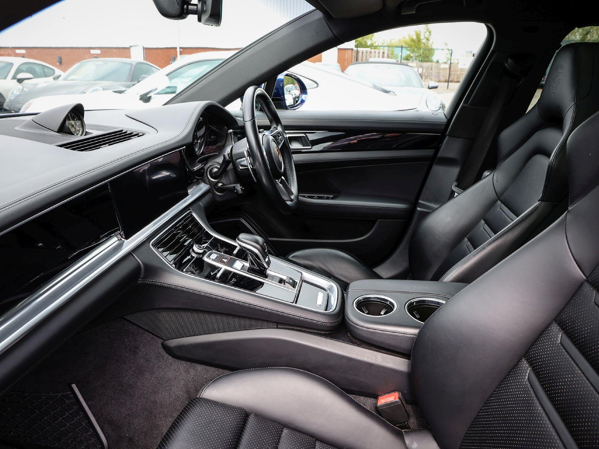 Porsche Panamera view 52
